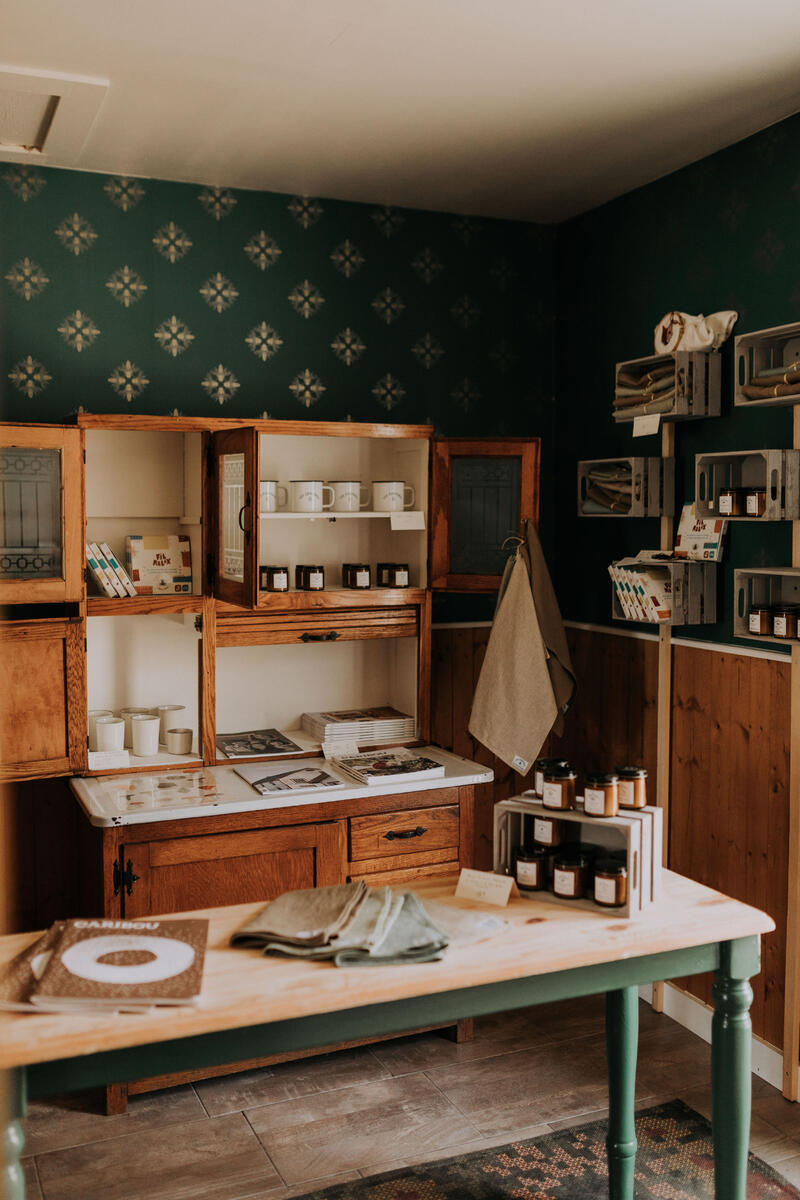 Espace Boutique - Les Conifères - Gîte, Café et Boutique à Saint-Adolphe-d&#39;Howard, Québec