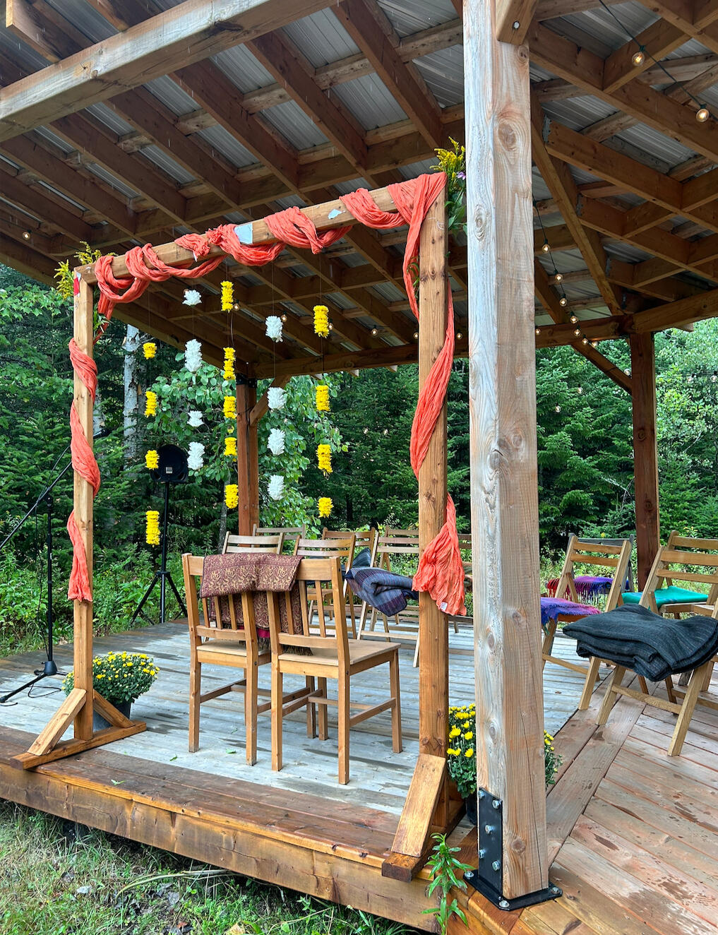 Les Conifères - Gîte, Café et Boutique à Saint-Adolphe-d'Howard, Québec